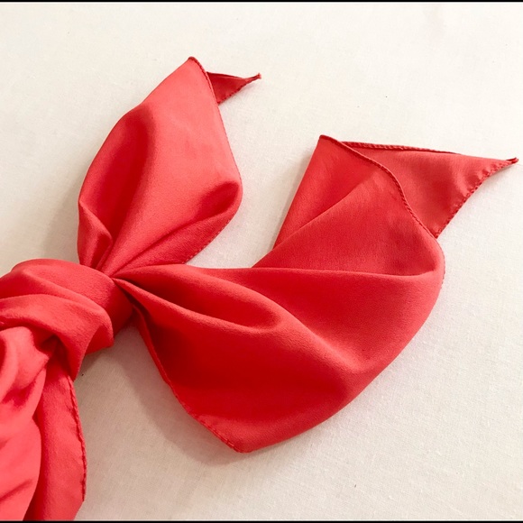 🇨🇦 *FREE with purchase - Bright red Neck Scarf - Picture 3 of 4